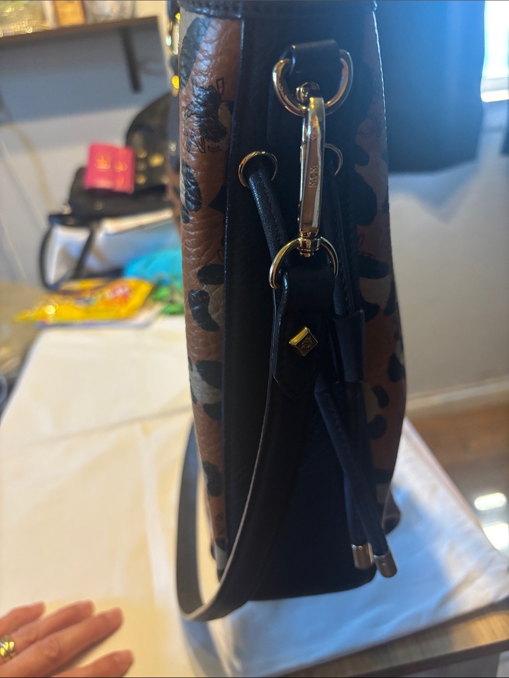 MCM limited edition Leopard-Print Leather 2way in Brown and Black - Picture 6 of 17